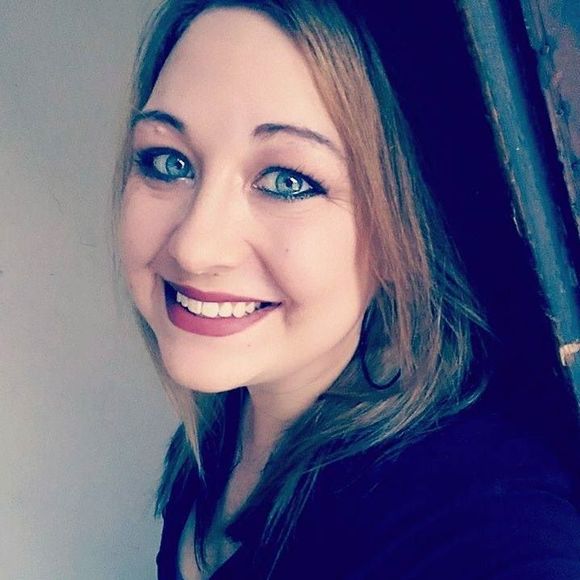 Meet your Posher, Emily - Picture 1 of 1